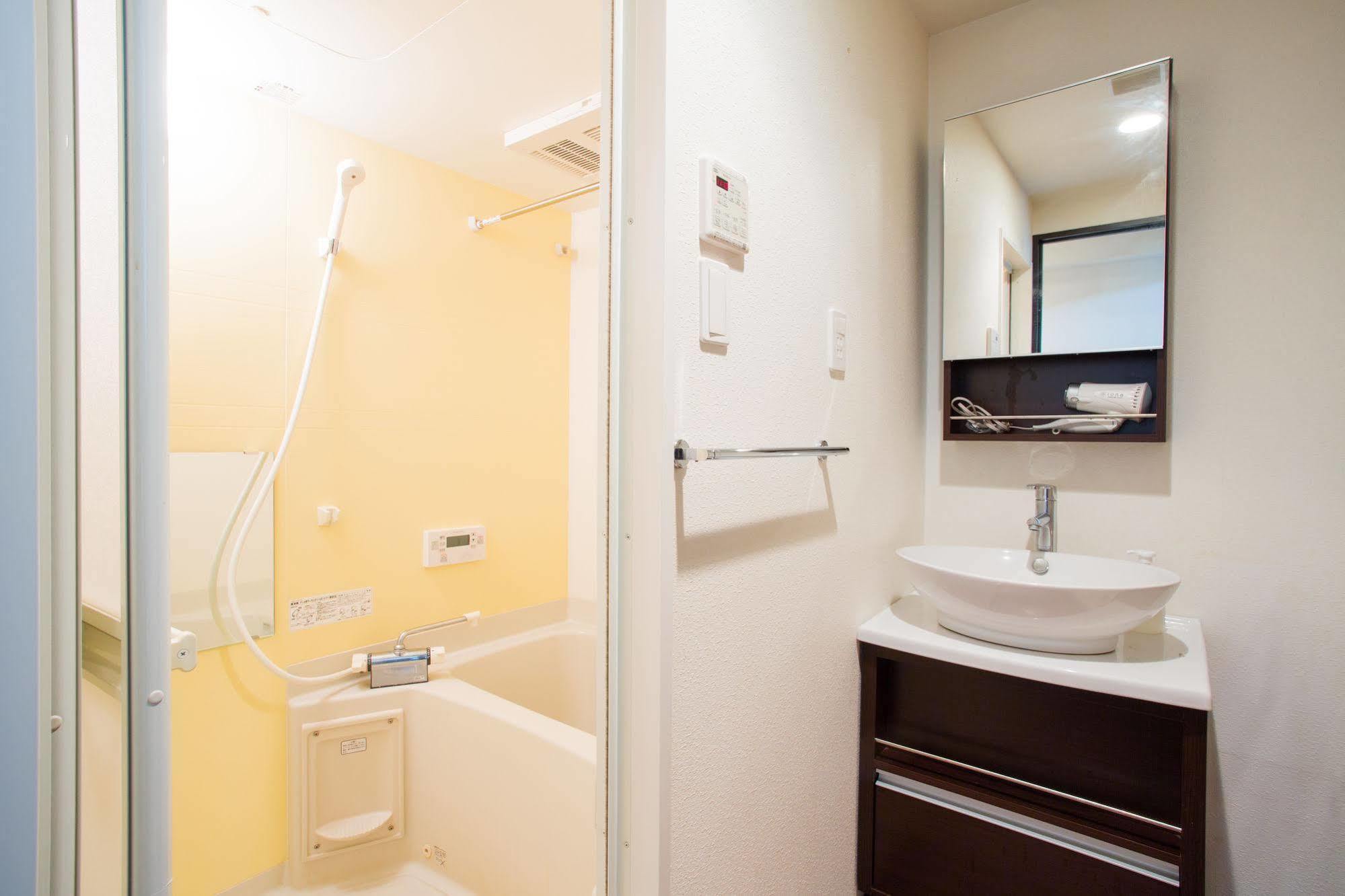 Dotombori Base Hotell Ōsaka Eksteriør bilde